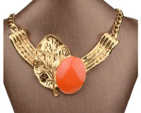 Maxi Colar dourado com folha e elemento laranja