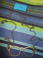 Colar  óculos - dourado